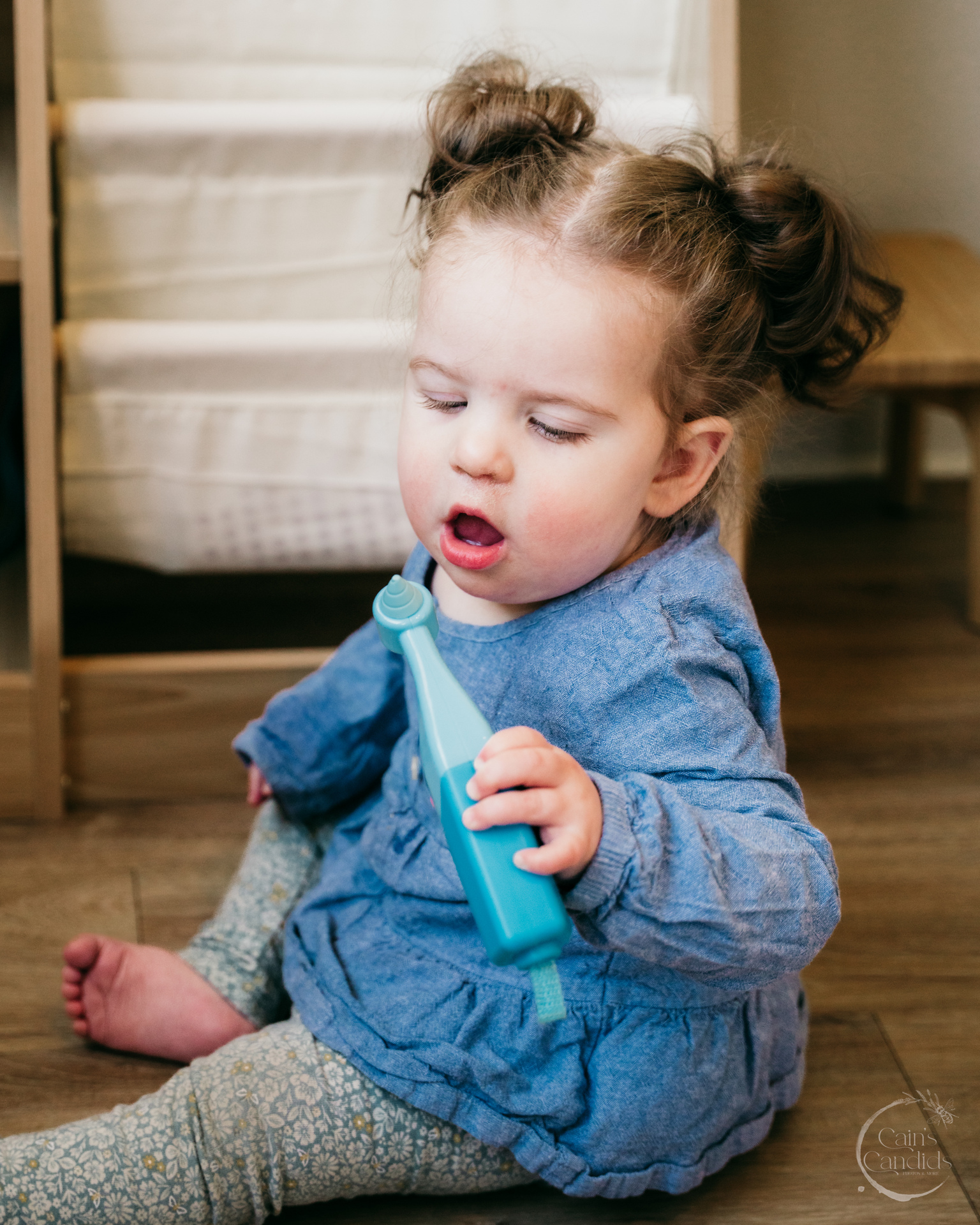 Illustration of the oral microbiome with diverse microorganisms in a healthy mouth.